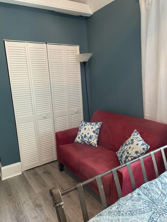 Updated Red Door Revival In Downtown Hébergement de vacances *
